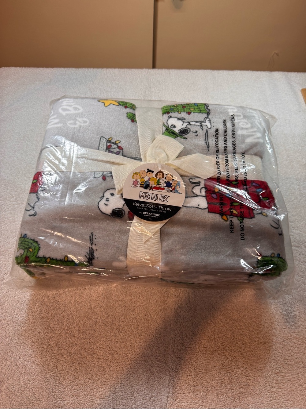 Peanuts Snoopy VelvetSoft Throw - By Berkshire Size 55 x 70